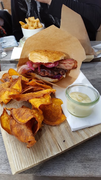Photos of Chow burgers