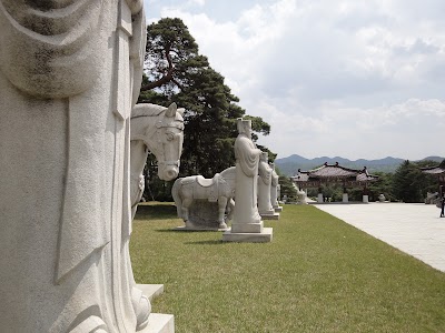 Photos of Tomb of King Tongmyong