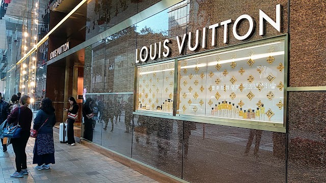 Mapstr - Shopping Louis Vuitton Hong Kong 5 Canton Road Kowloon 