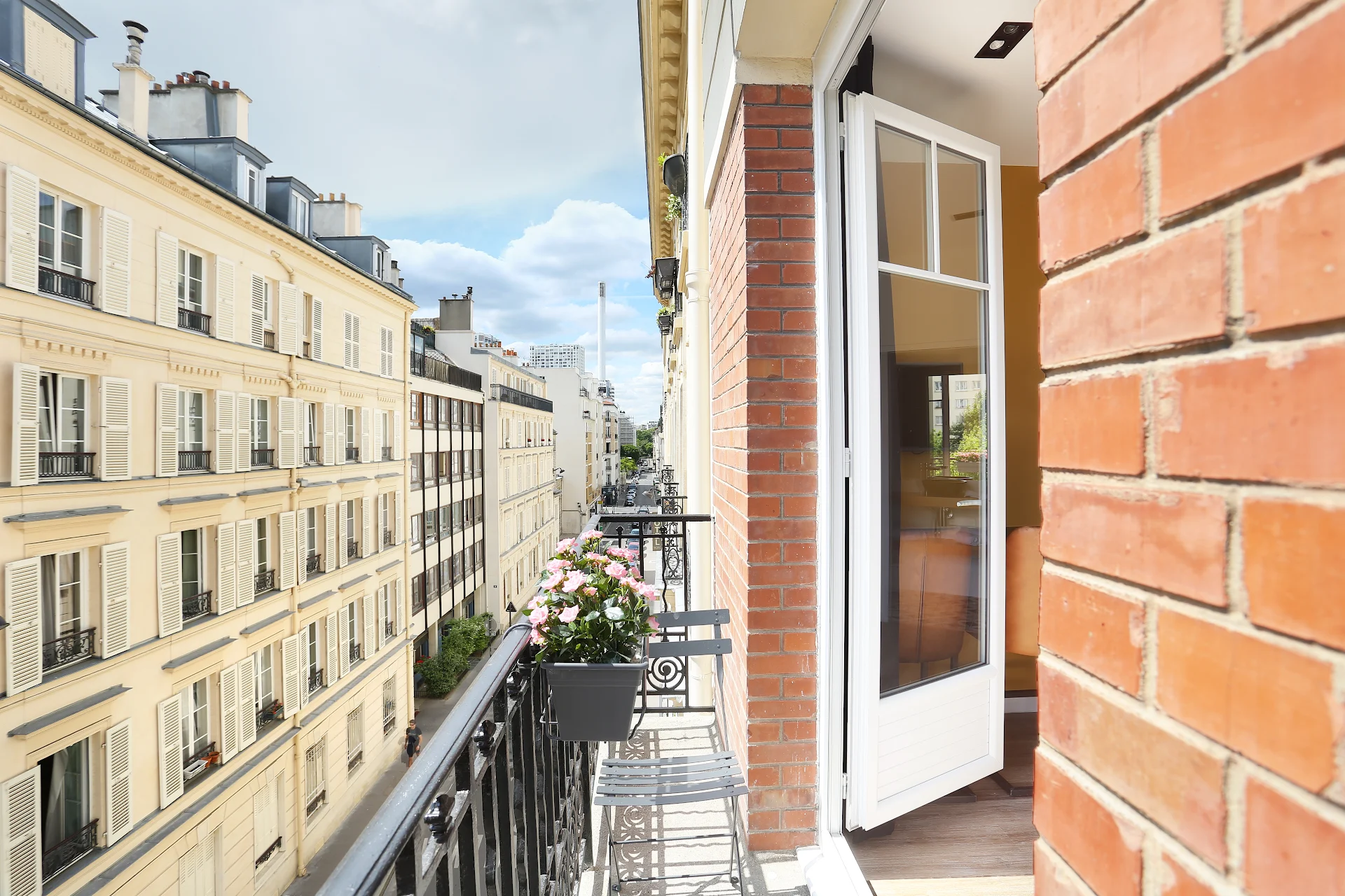 YAYS Paris Zola by Numa