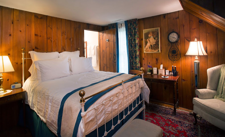 Old Drovers Inn by null