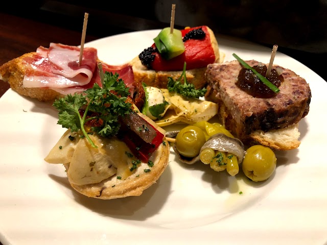 Euskal Etxea Restaurant