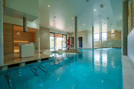 Photo de Domaine de la Durantie, Villas & Spa dans le Tarn en Occitanie à Castelnau-de-Montmiral (81140)