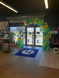 Photo n°17 de Jour de Fête à Arras (Magasin de déguisements)