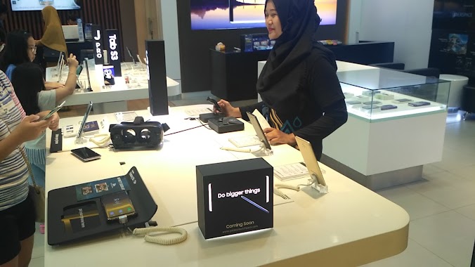 Samsung Experience Store - Mall Ciputra Cibubur, Author: Irvan Fauzi