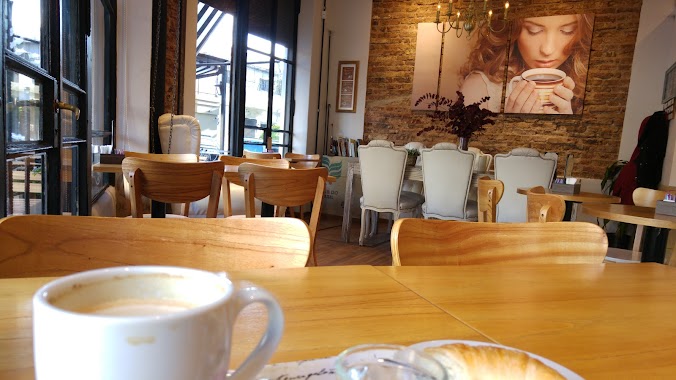 Piccolo Caffe, Author: Sebastian Vartanian