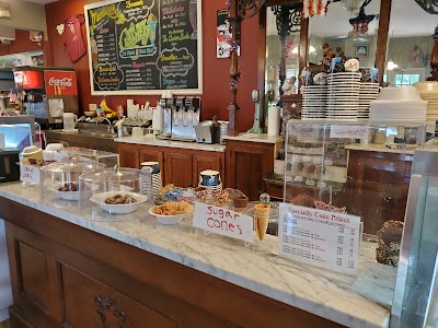 The Apple Valley Creamery and Bake Shop