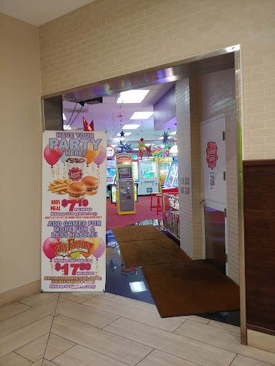 Waiakea Center FoodCourt & Retail Outlet