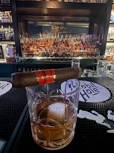 Stogeez Cigar Lounge photo
