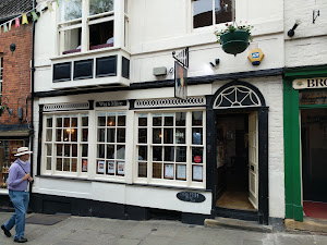 Wig & Mitre - Lincoln photo