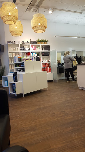 Cut & Blow / erikslund shopping center - Barber Vasteras - Thumbnail