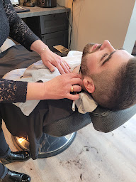 Photo n°13 de Le 6'O Atelier Coiffure à Le Poiré-sur-Vie (Magasin de perruques)