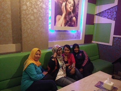 Photos of Karaoke Diva Pamulang