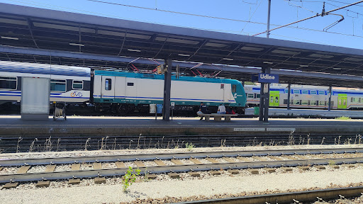 RADIOTAXI UDINE- TELEFONO C/O STAZIONE FF.SS - Thumbnail