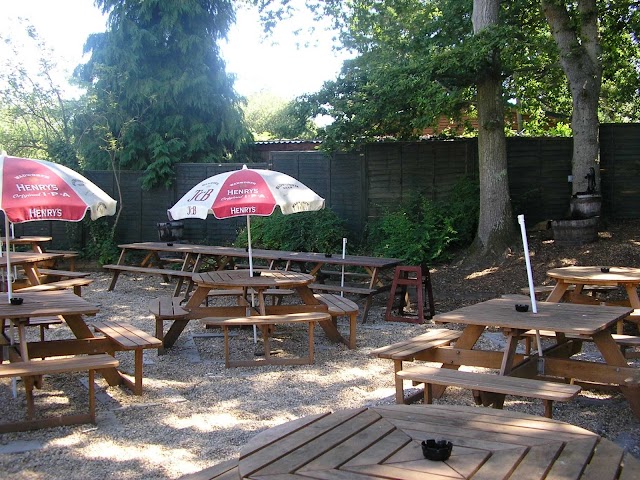 Red Shoot Inn