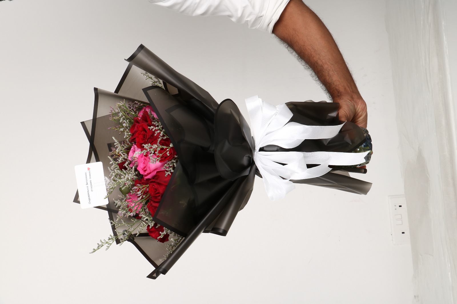 Velvet Flowers - Fresh Flowers, Gifts Shop in Al Warqa 1, Dubai - صورة 3