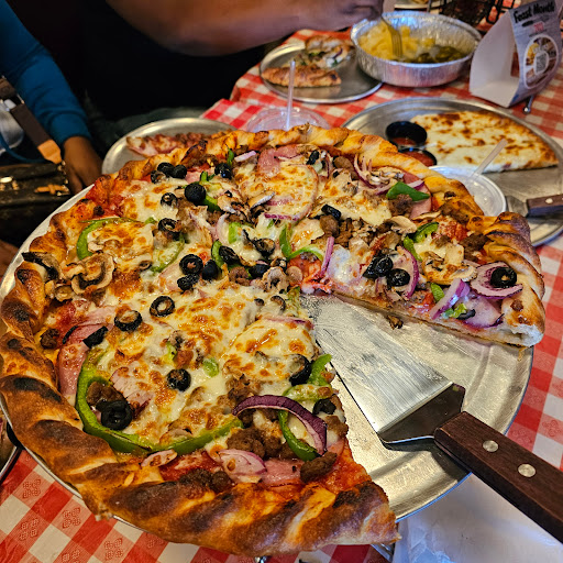 Grateful Head Pizza Oven and Beer Garden - Thumbnail