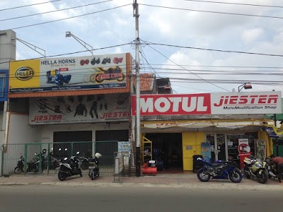Photos of Jiester MotoModification Shop