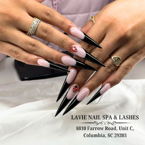 Lavie Nail Spa And Lashes Columbia interior view