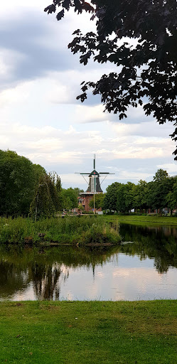 Lehmhütte im Stadtpark - Thumbnail