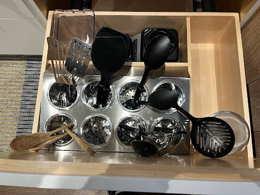 Lux Cabinets - Visual