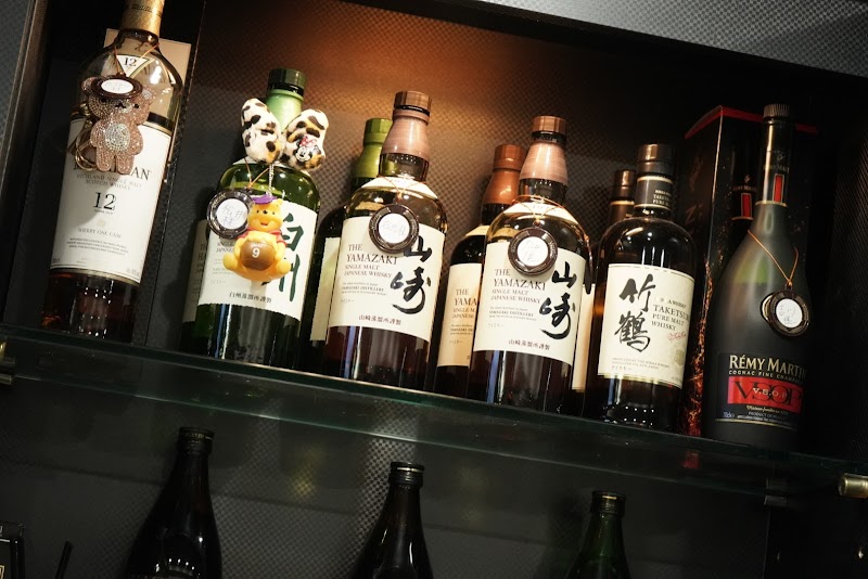 スナック タイガーアイ 湯島｜カラオケラウンジ