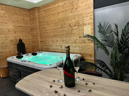 Photo de Studio Piscine Spa
