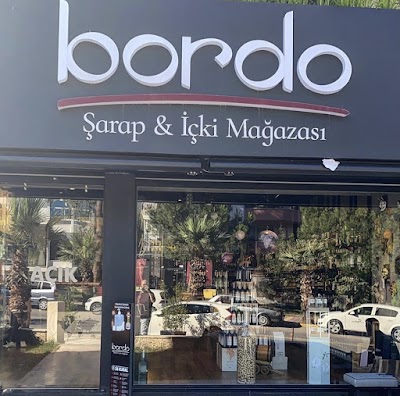 Bordo şarap ve içki mağazası