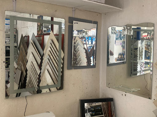 Pisos, azulejos y material eléctrico HUGO Gallery - Mexico