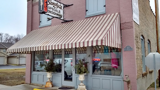 Sandy's Upscale Consignment - Visual
