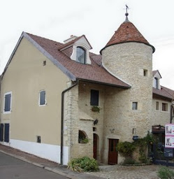 Photo n°1 de Chambre d'hôtes 《 La Vieille Tour 》 à Savigny-le-Sec (Chambre d'hôtes)