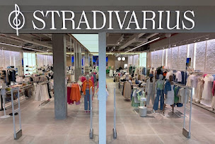 Photo n°1 de Stradivarius à Cergy (Magasin de vêtements pour femmes)