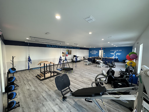 FYZICAL Therapy & Balance Centers - Lubbock Southwest, TX Logo