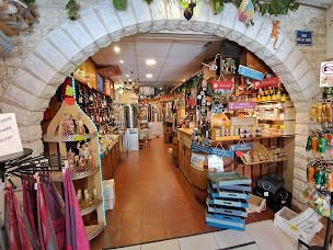Photo n°16 de Roger Franck (Les Caves Du Languedoc) à Vias Plage (Caviste)
