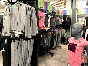 Photo n°20 de SPORT 2000 RUOMS à Ruoms (Magasin de maillots de bain)