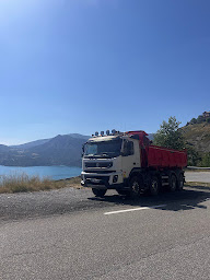 Photo n°2 de SARL Bernard - Transport d'agrégats, Terrassement, Débroussaillage, Déneigement à Châteauroux-les-Alpes (Société de transport routier)