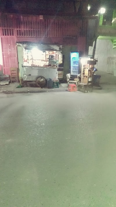 Photos of Rombong/warung Kosin"rokok bensin" Buka Setiap hari Mulai Petang/ Magrib Hingga Subuh