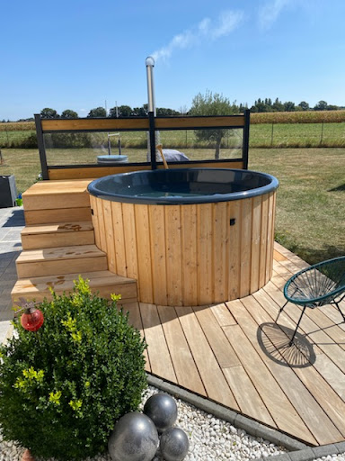 Photo de Mael'Eaux Piscines et Spas à Montferrand-le-Château (25320)