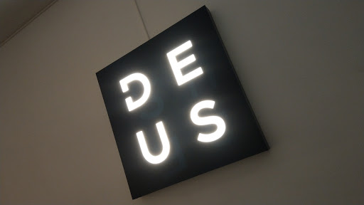 DEUS - Visual