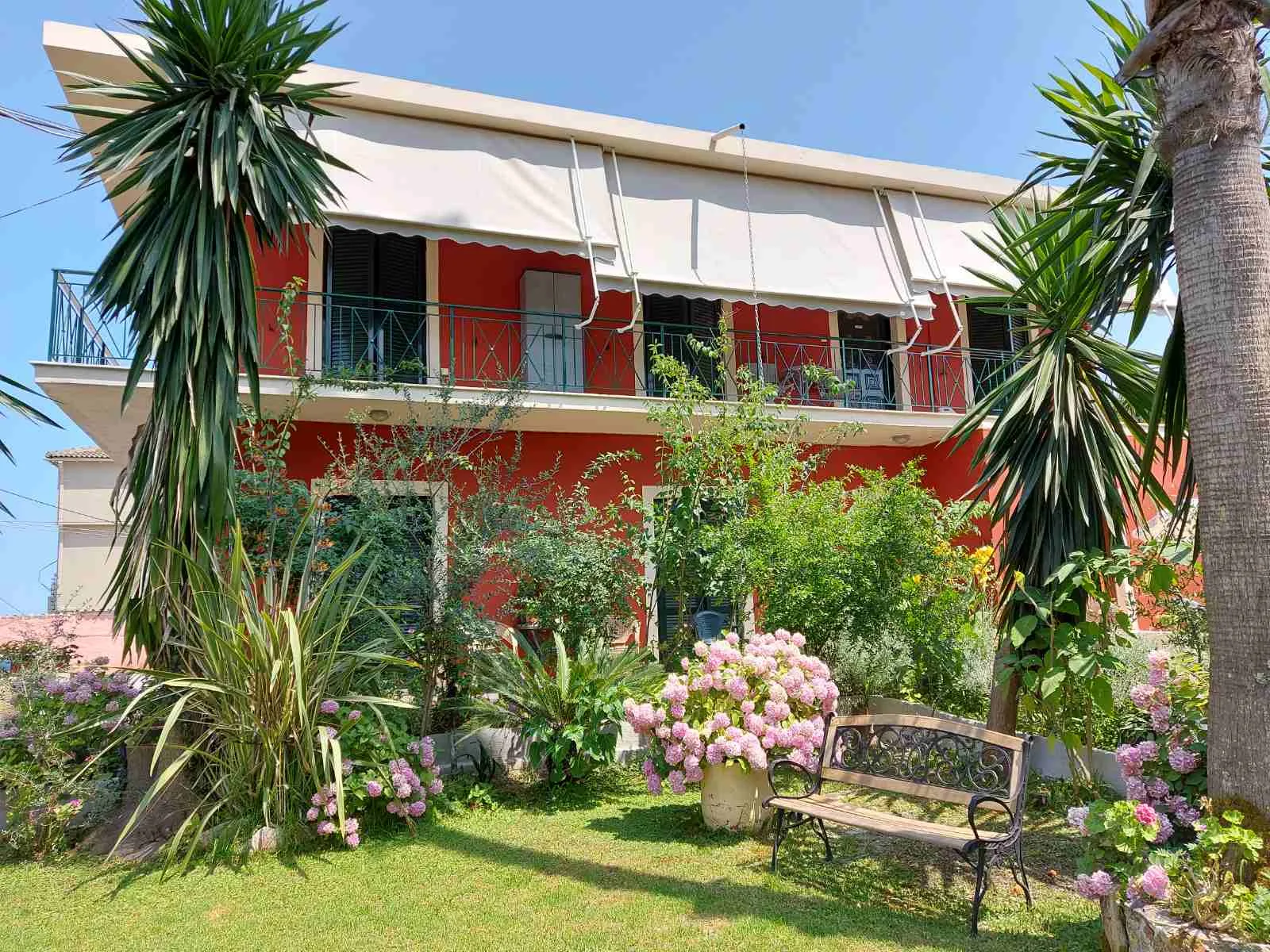 niki thalia viros apartments