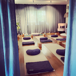 Yogakliniken Enrisstigen 4, 181 62 Lidingö, Sverige