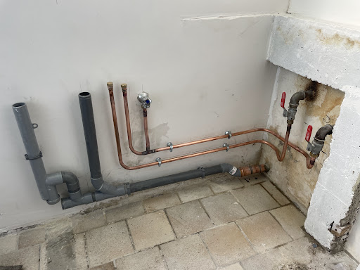 Photo de Experts de Maison - Plombier-Cuisiniste | Certifié QUALIBAT & Chauffage+ 2025 à Ablon-sur-Seine (94480)