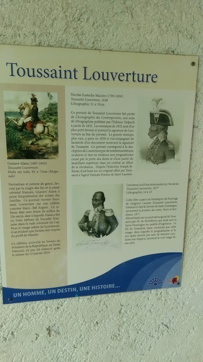 Photos of Salle Touusaint Louverture