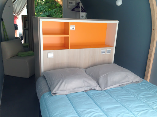 Photo de Camping Ushuaïa Villages La Chesnays à Vendays-Montalivet (33930)