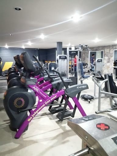 Metrofitness Villas Logo