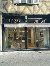 Photo n°5 de BRUNE OU BLONDE à Bourges (Salon de coiffure)