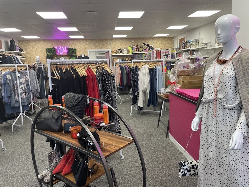 Birmingham Hospice shop - Marston Green photo 2