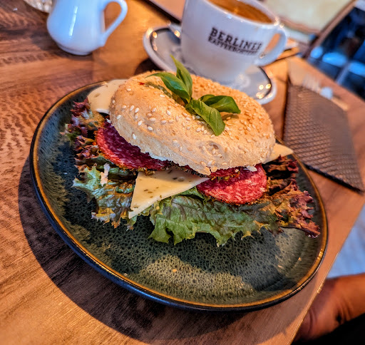 Anni's Café - Visual