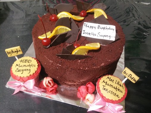 Qun's Cake and Bakery, Author: Mega Asmaningrum