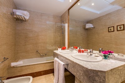 Photos of Leonardo Hotel Granada